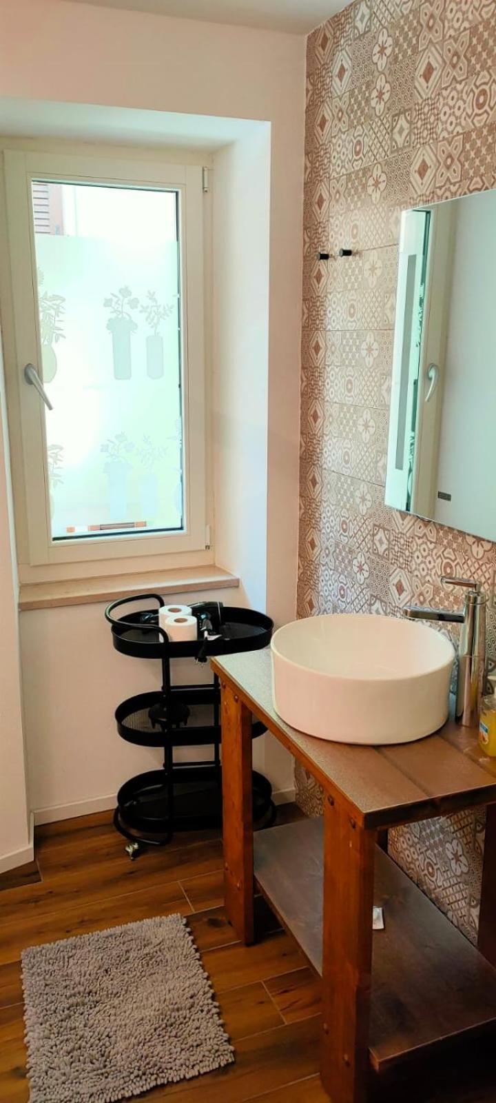 Casa Pitem Bed & Breakfast Torbole Sul Garda Ruang foto