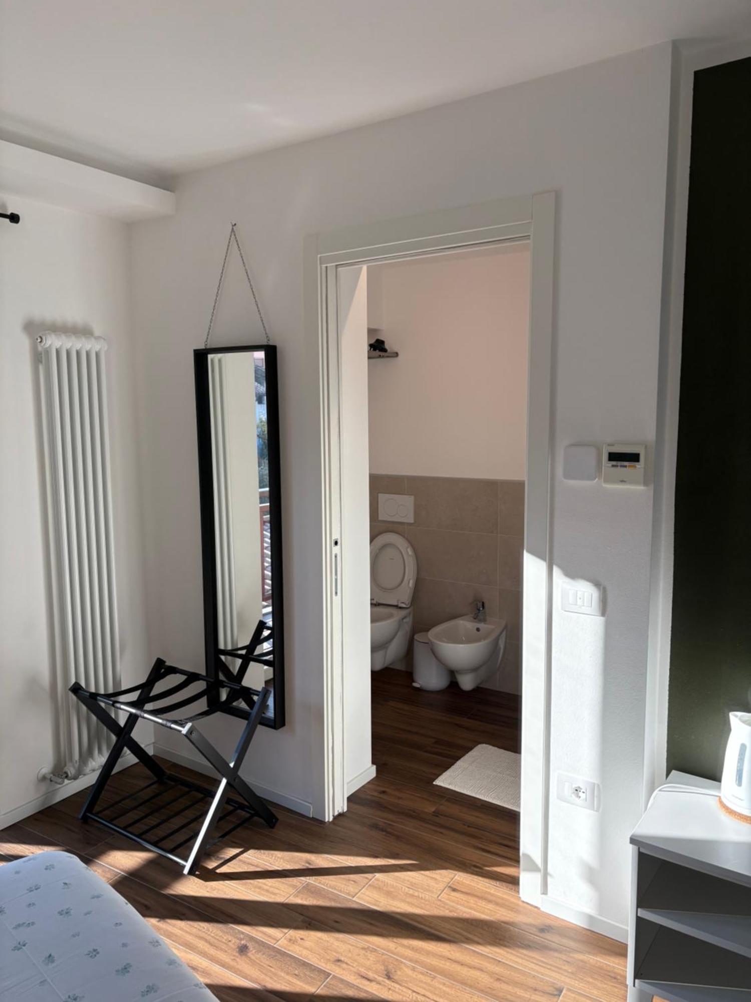 Casa Pitem Bed & Breakfast Torbole Sul Garda Ruang foto
