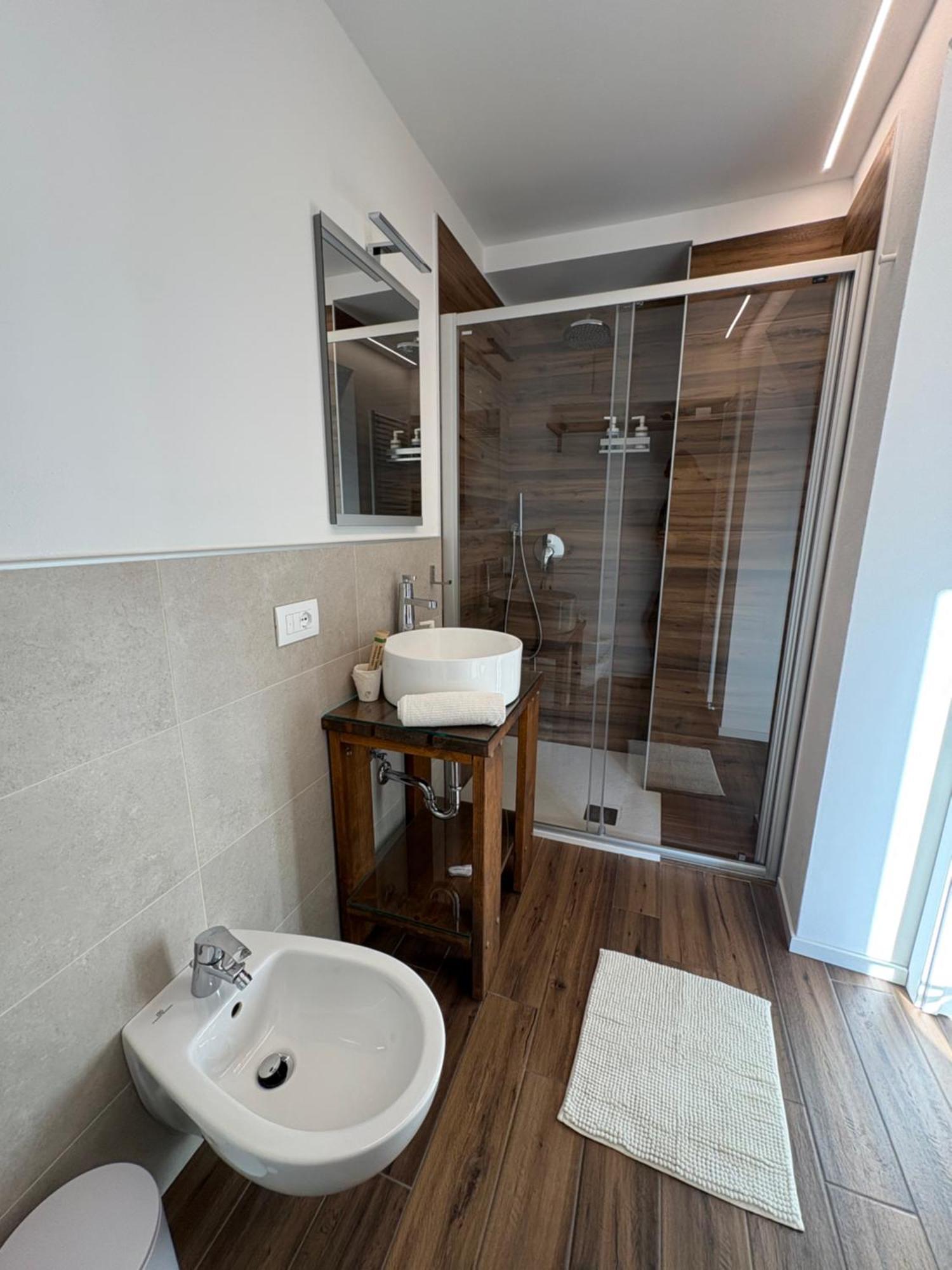 Casa Pitem Bed & Breakfast Torbole Sul Garda Ruang foto