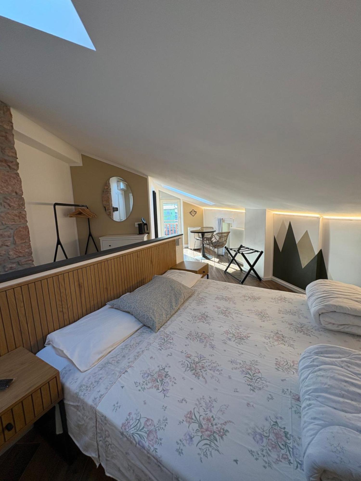 Casa Pitem Bed & Breakfast Torbole Sul Garda Ruang foto