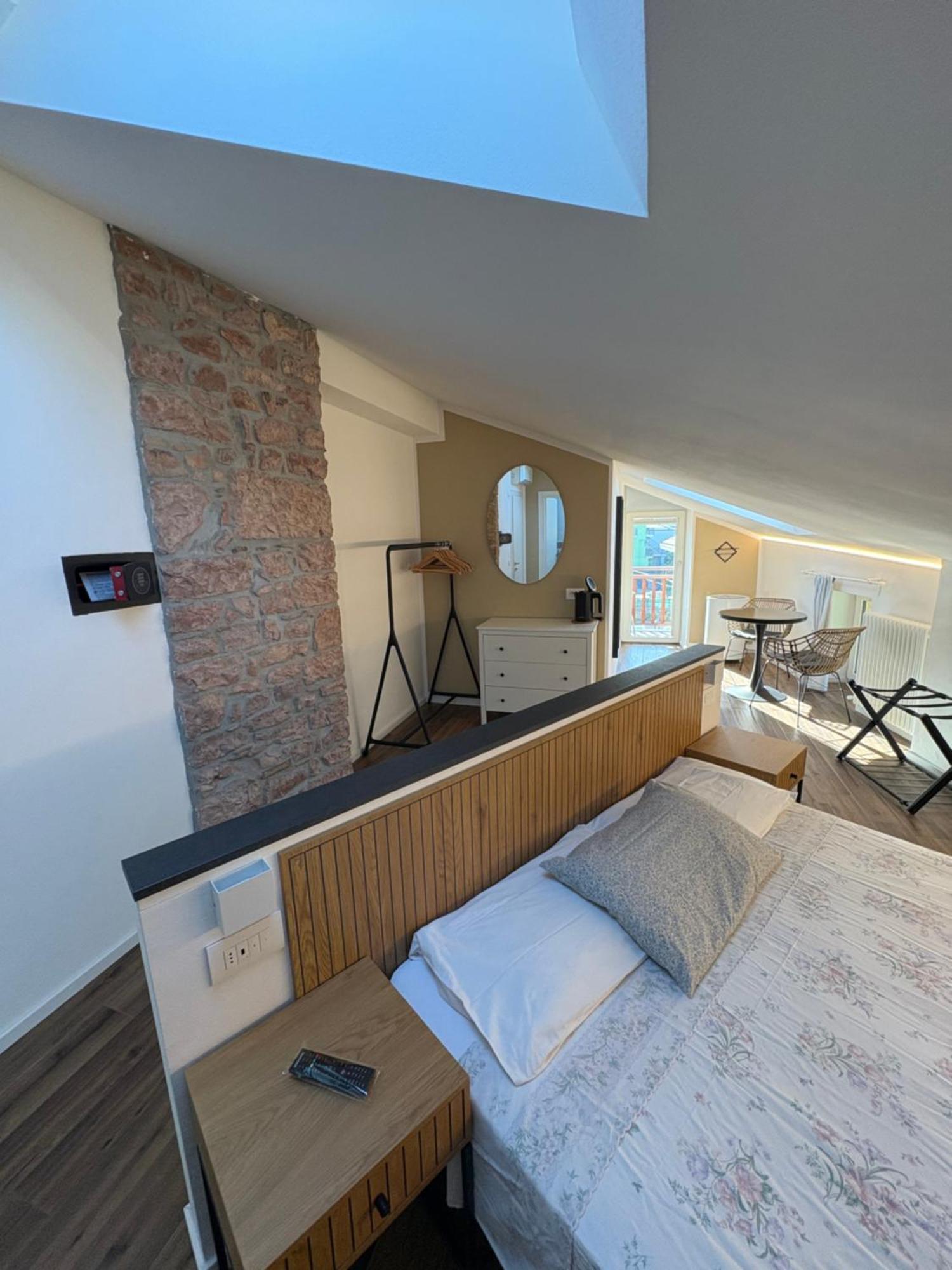 Casa Pitem Bed & Breakfast Torbole Sul Garda Ruang foto