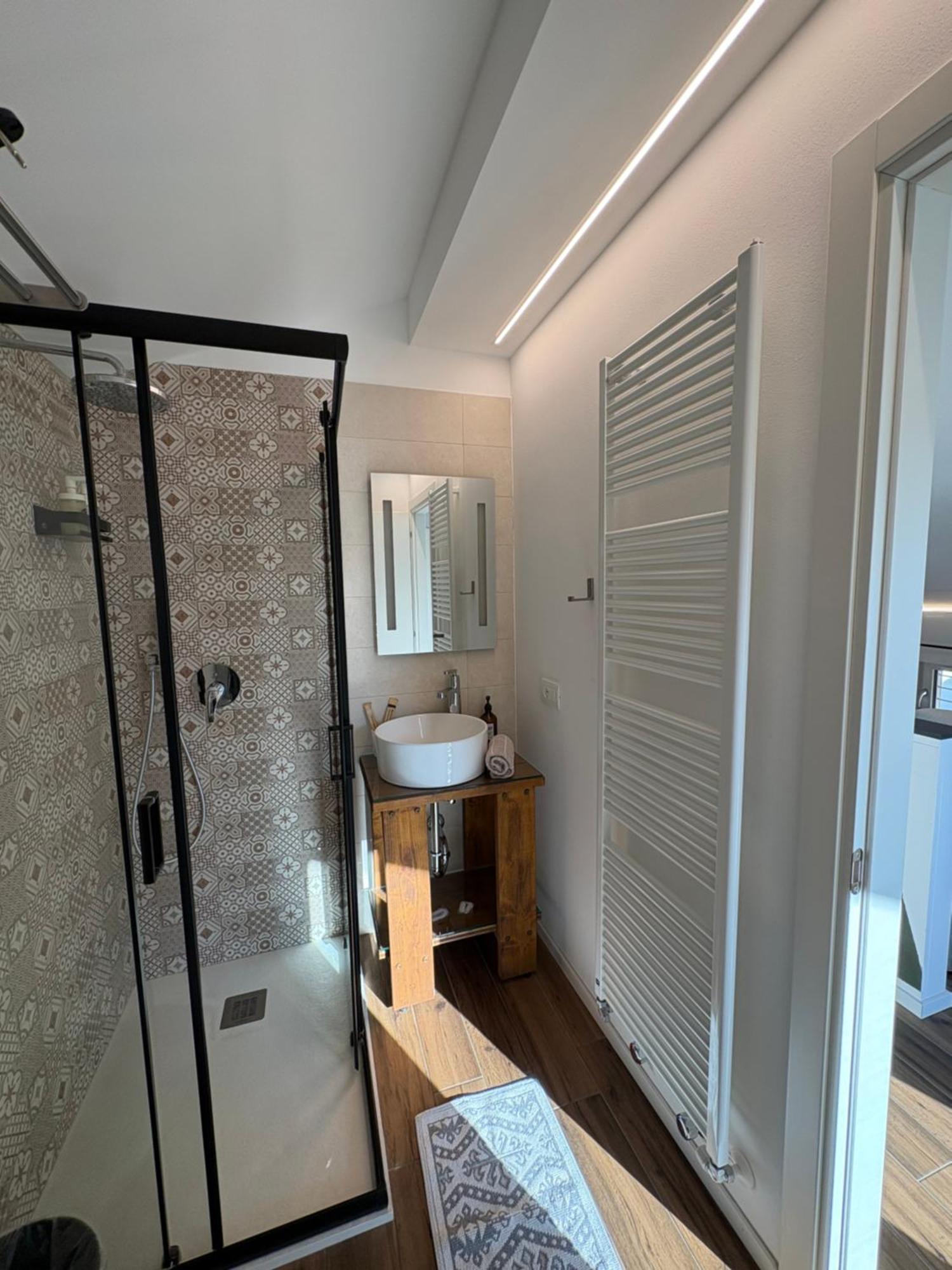 Casa Pitem Bed & Breakfast Torbole Sul Garda Ruang foto