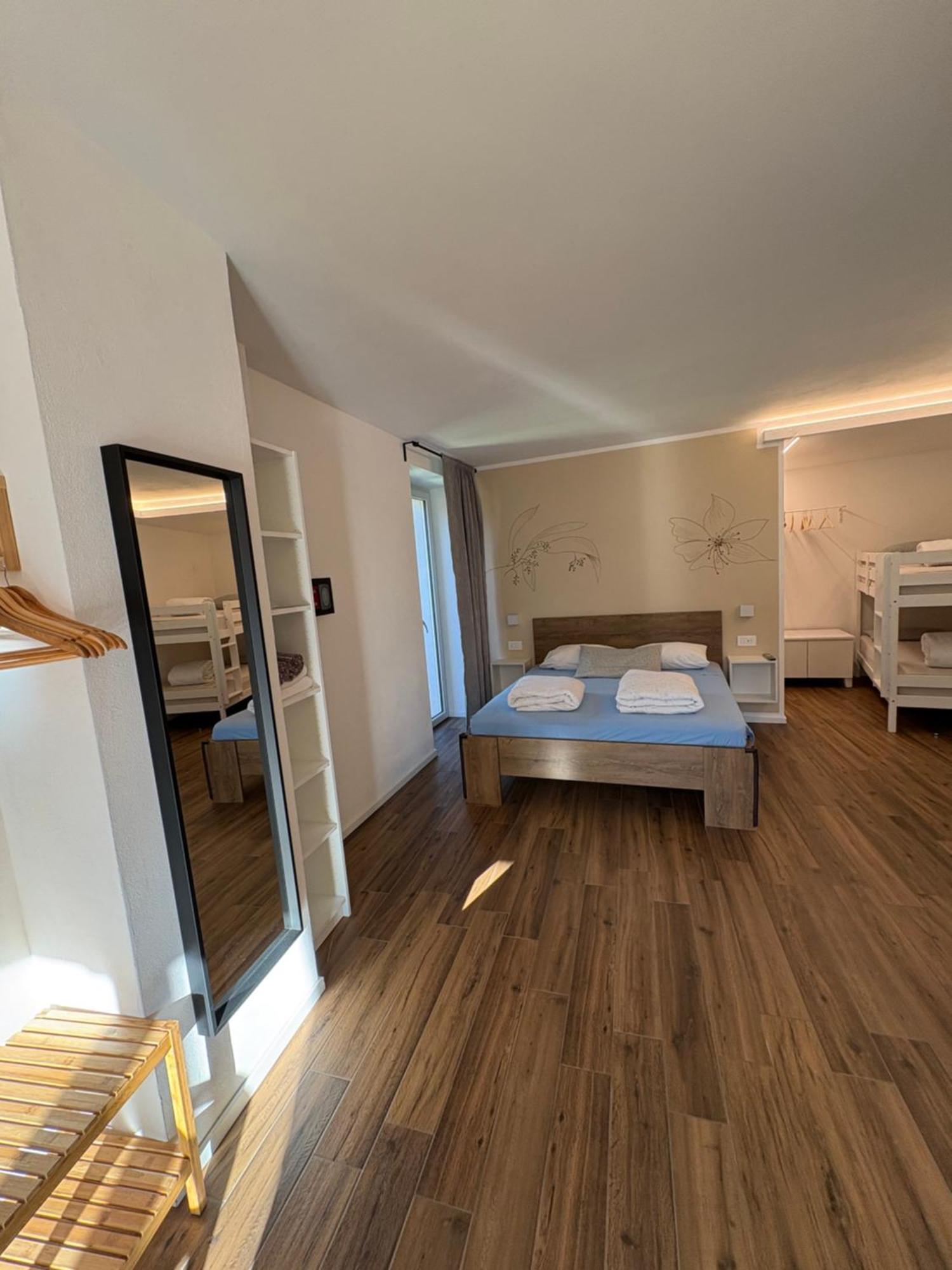 Casa Pitem Bed & Breakfast Torbole Sul Garda Ruang foto