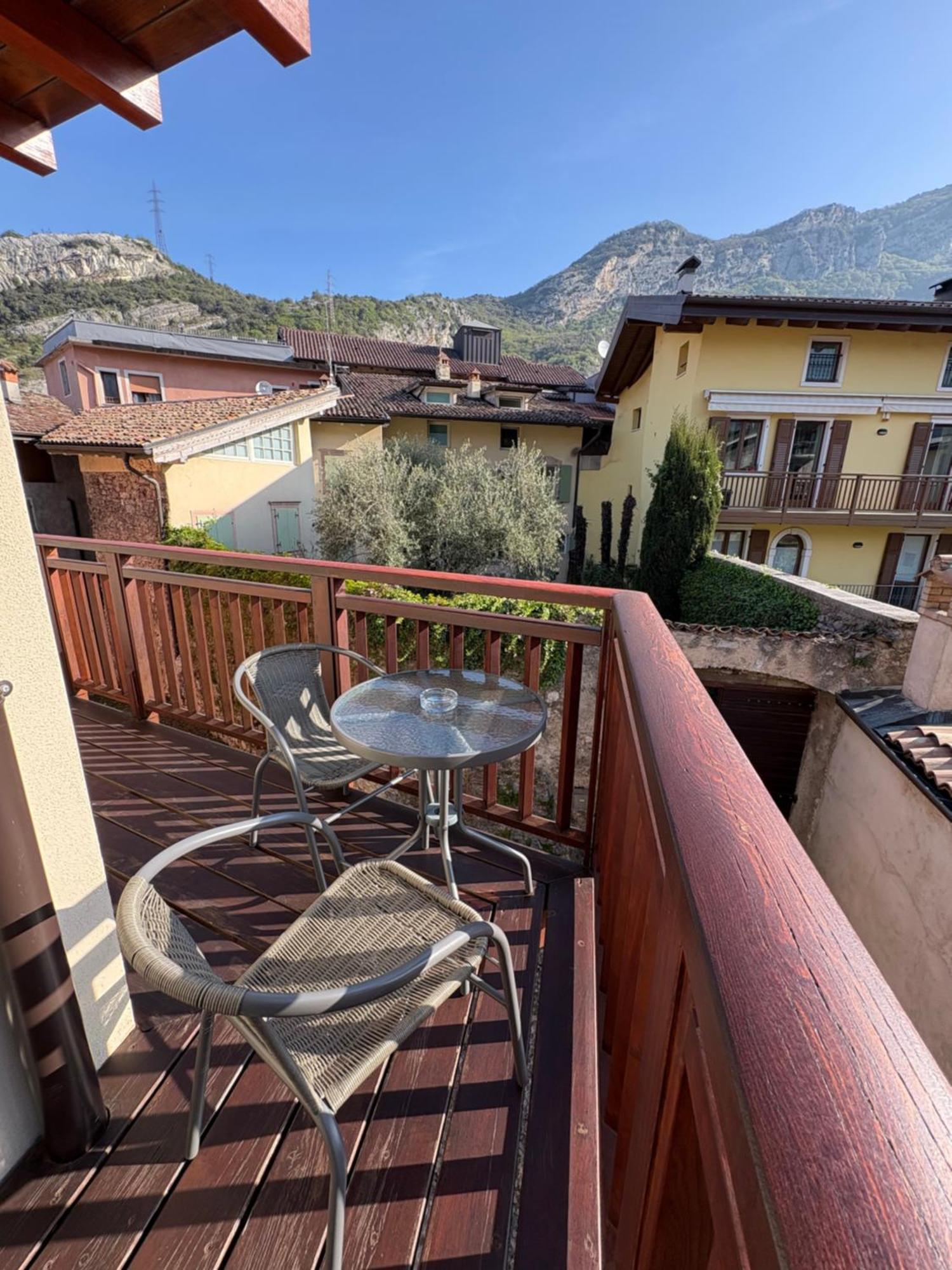 Casa Pitem Bed & Breakfast Torbole Sul Garda Ruang foto